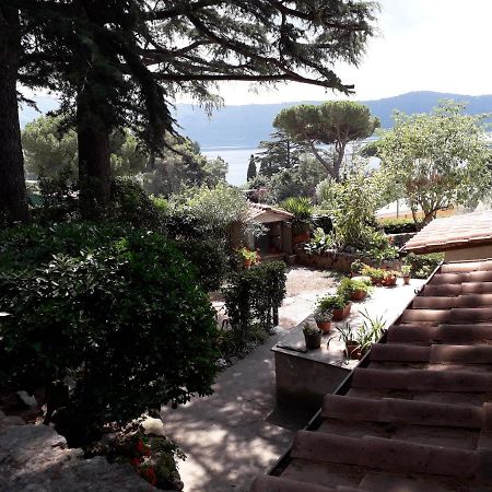 Bed&Breakfast "Fiorella" Sul Lago Castel Gandolfo Luaran gambar