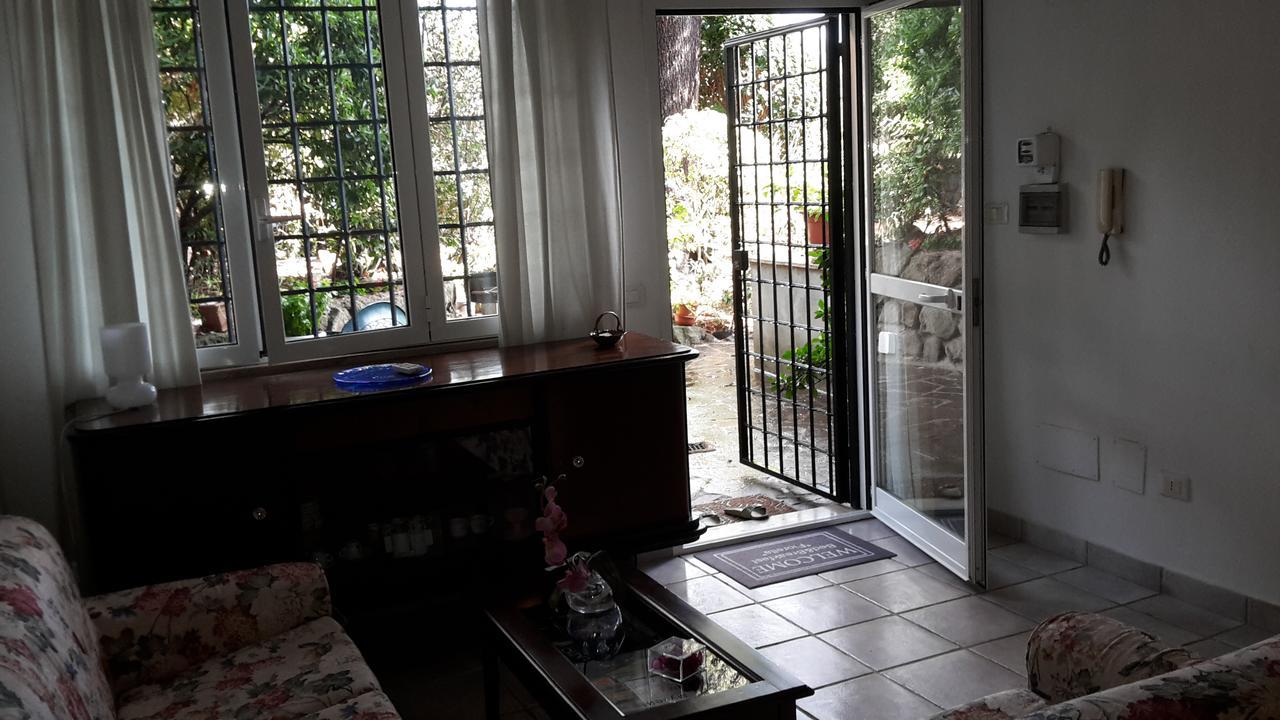 Bed&Breakfast "Fiorella" Sul Lago Castel Gandolfo Luaran gambar